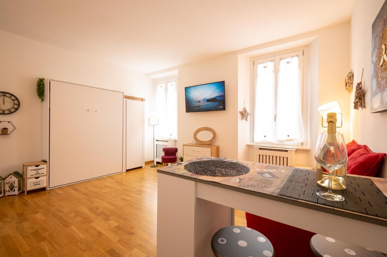 Portatorre Suite, A Charming Apartment In The Heart Of Como, Free Private Parking, Air Conditioning & More! Ngoại thất bức ảnh