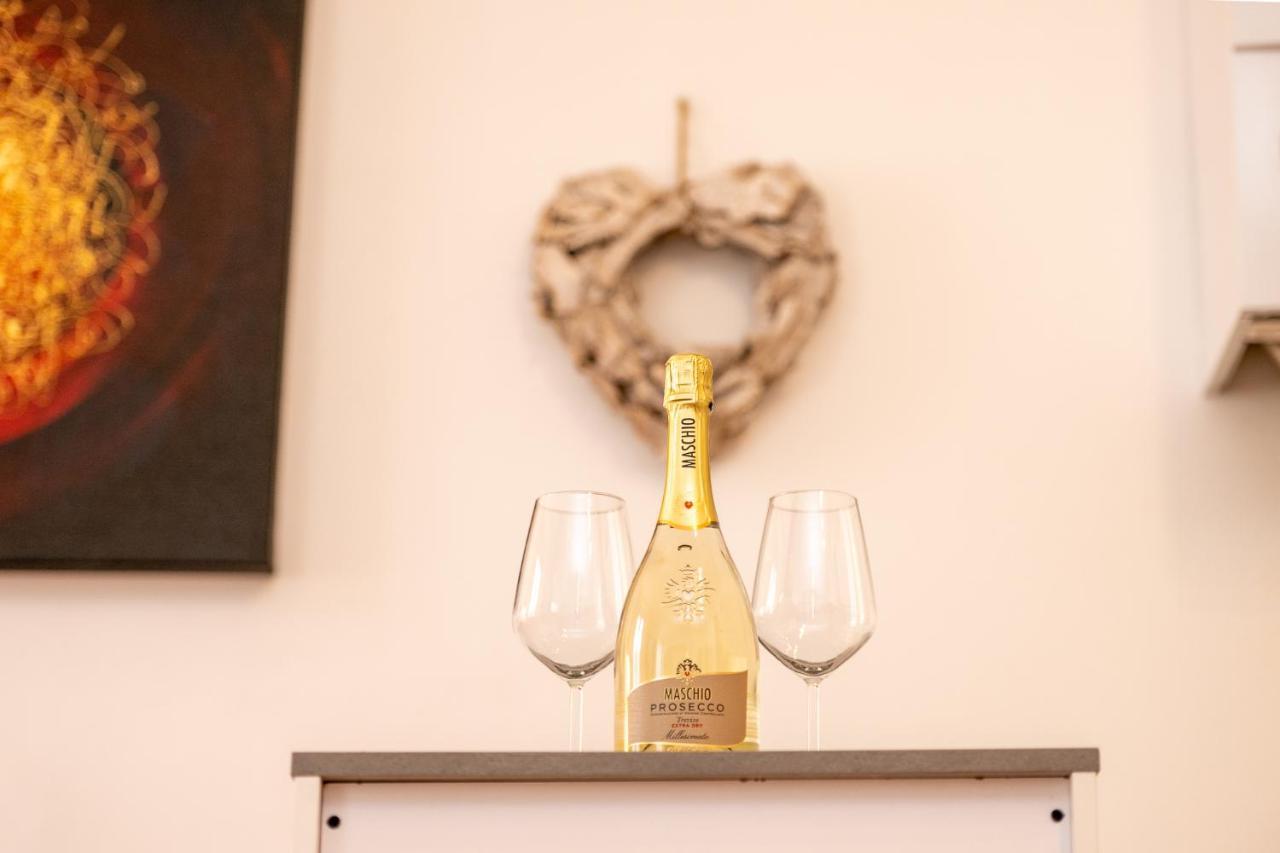 Portatorre Suite, A Charming Apartment In The Heart Of Como, Free Private Parking, Air Conditioning & More! Ngoại thất bức ảnh
