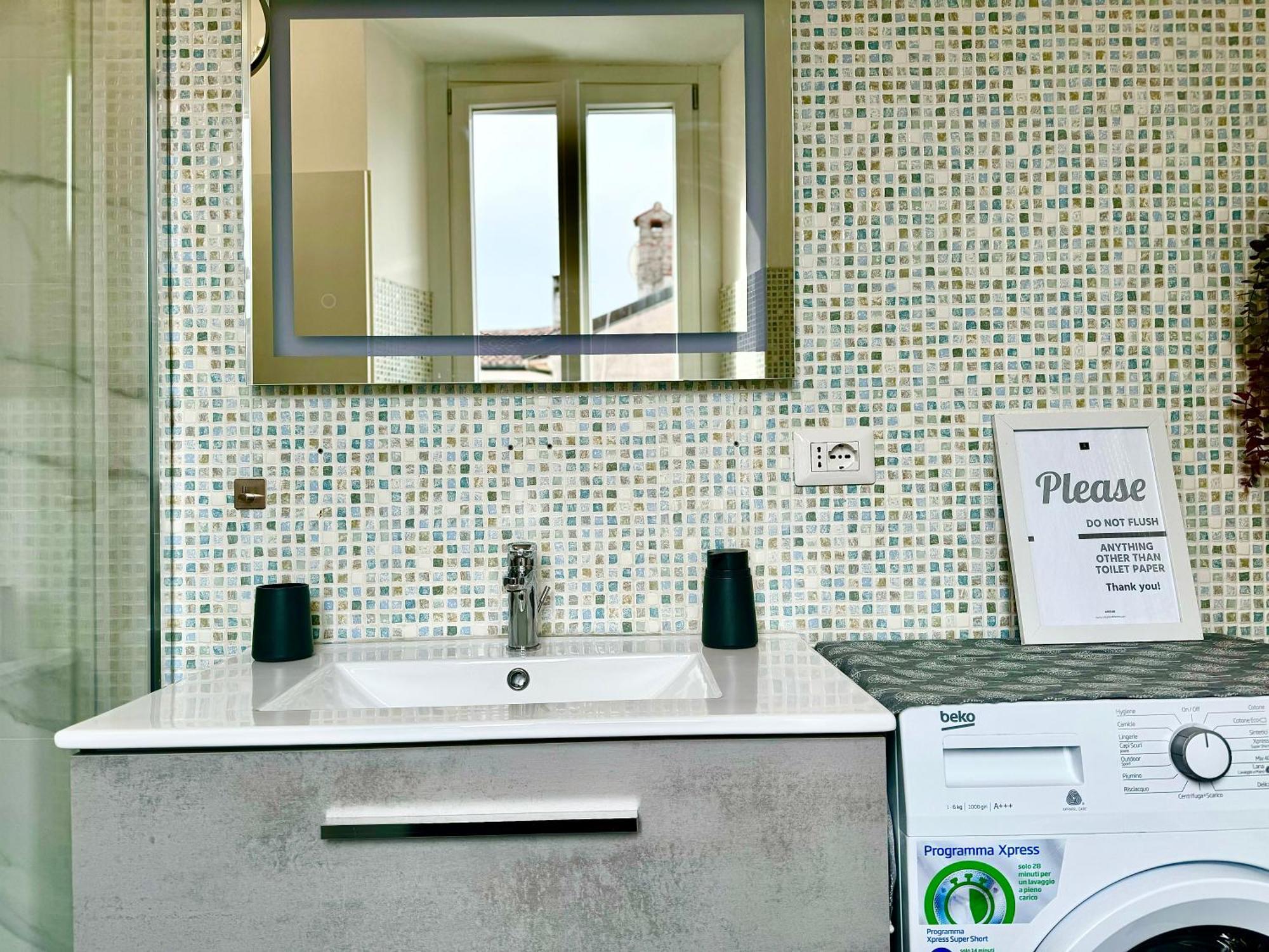 Portatorre Suite, A Charming Apartment In The Heart Of Como, Free Private Parking, Air Conditioning & More! Ngoại thất bức ảnh